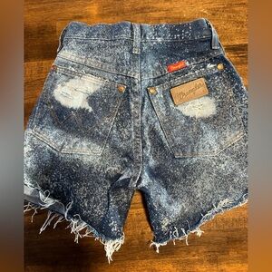 Wrangler distressed shorts